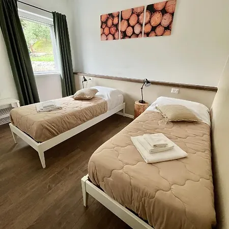 Sotto Al Bosco E Azienda Agricola Dubino